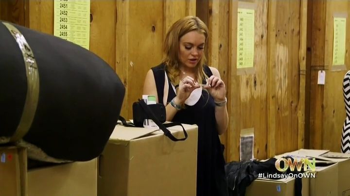 Lindsay-S01E01-0190.jpg