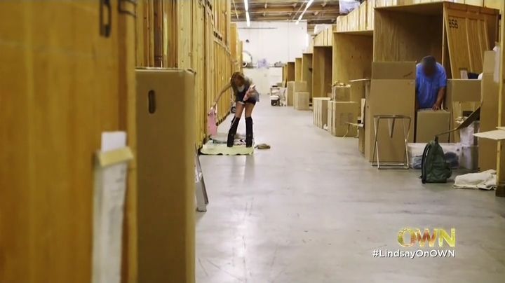 Lindsay-S01E01-0196.jpg