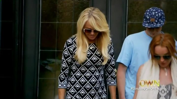 Lindsay-S01E01-0636.jpg