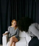 Lindsay-S01E01-0005.jpg
