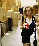 Lindsay-S01E01-0254.jpg