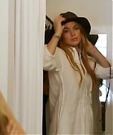 Lindsay-S01E01-0405.jpg
