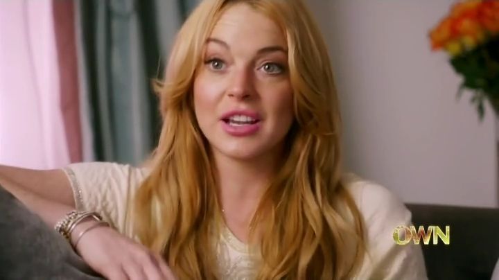 Lindsay-S01E02-0742.jpg
