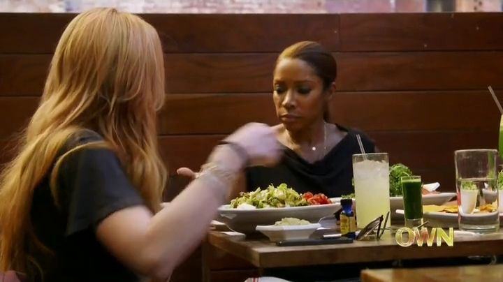 Lindsay-S01E02-0803.jpg