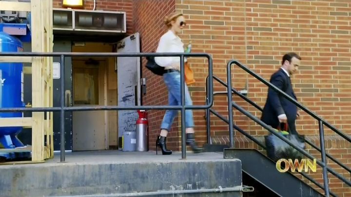 Lindsay-S01E02-0996.jpg