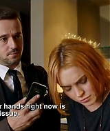 Lindsay-S01E02-0075.jpg