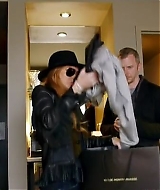 Lindsay-S01E02-0195.jpg