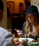 Lindsay-S01E02-0225.jpg