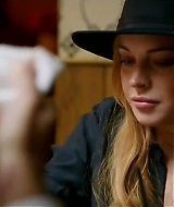 Lindsay-S01E02-0268.jpg
