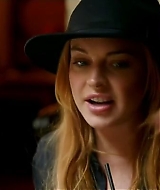 Lindsay-S01E02-0295.jpg