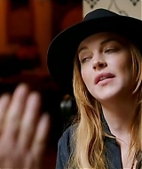 Lindsay-S01E02-0340.jpg