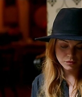 Lindsay-S01E02-0345.jpg