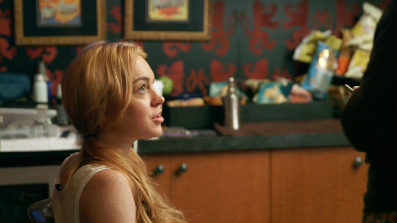Lindsay-S01E03-0258.jpg