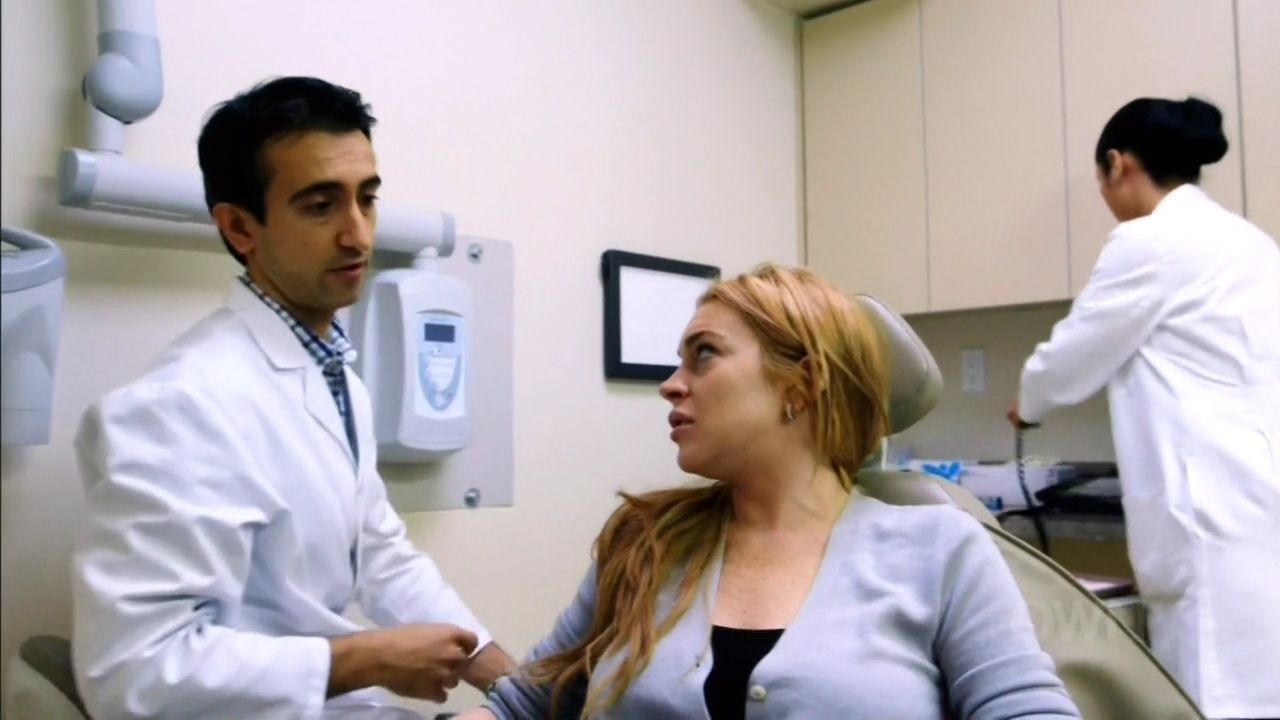 Lindsay-S01E03-0952.jpg