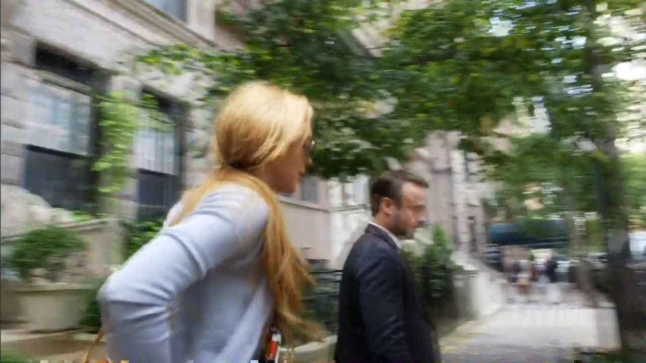 Lindsay-S01E03-0984.jpg