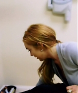 Lindsay-S01E03-0886.jpg
