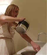 Lindsay-S01E06-345.jpg