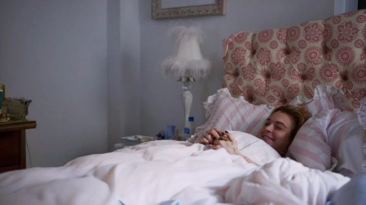 Lindsay-S01E07-0272.jpg