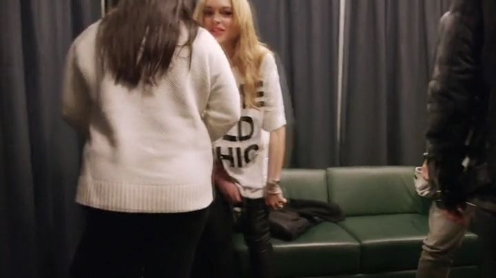 Lindsay-S01E07-0722.jpg
