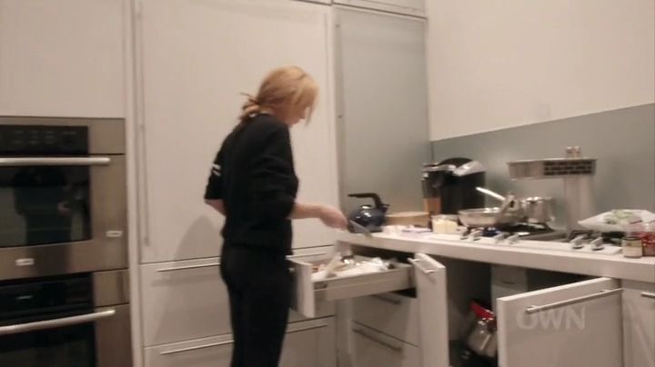 Lindsay-S01E08-0128.jpg