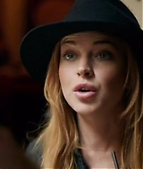 Lindsay-S01E08-0011.jpg