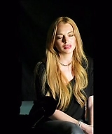 Lindsay-S01E08-0094.jpg