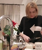 Lindsay-S01E08-0131.jpg