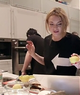 Lindsay-S01E08-0134.jpg