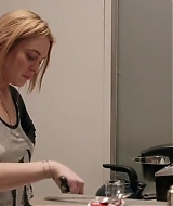 Lindsay-S01E08-0151.jpg