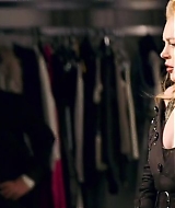 Lindsay-S01E08-0204.jpg