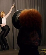 Lindsay-S01E08-0221.jpg