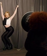 Lindsay-S01E08-0222.jpg