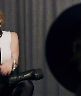 Lindsay-S01E08-0225.jpg