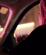 Lindsay-S01E08-0233.jpg