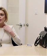 Lindsay-S01E08-0285.jpg