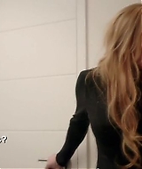 Lindsay-S01E08-0906.jpg