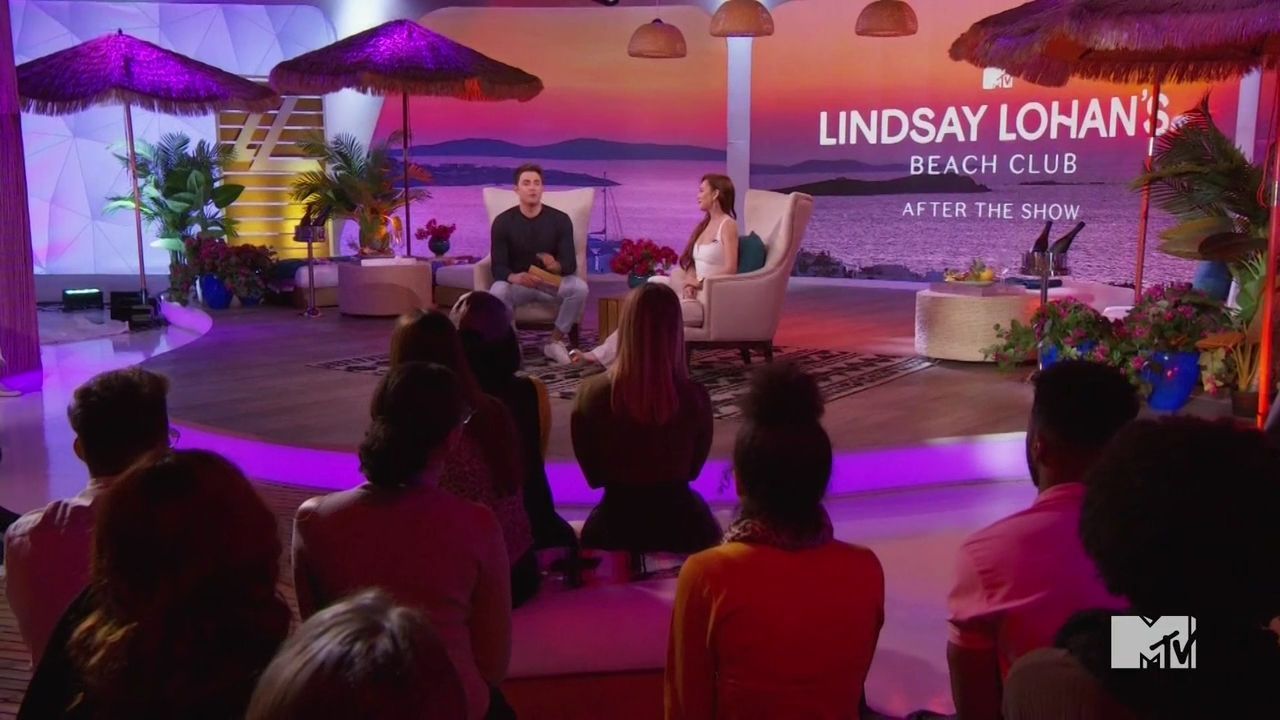 LohanBeachClubAftershow-S01E01_654.jpg
