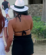 LohanBeachClubS01E07_045.jpg
