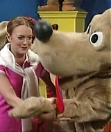 Filename=SNL-S29E18-0746.jpg
Filesize=45KiB
Dimensions=640x480
Date added=Apr 16, 2023 SNL-S29E18-0746.jpg