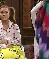 Filename=SNL-S29E18-0950.jpg
Filesize=49KiB
Dimensions=640x480
Date added=Apr 16, 2023 SNL-S29E18-0950.jpg
