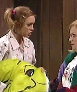 Filename=SNL-S29E18-0956.jpg
Filesize=44KiB
Dimensions=640x480
Date added=Apr 16, 2023 SNL-S29E18-0956.jpg